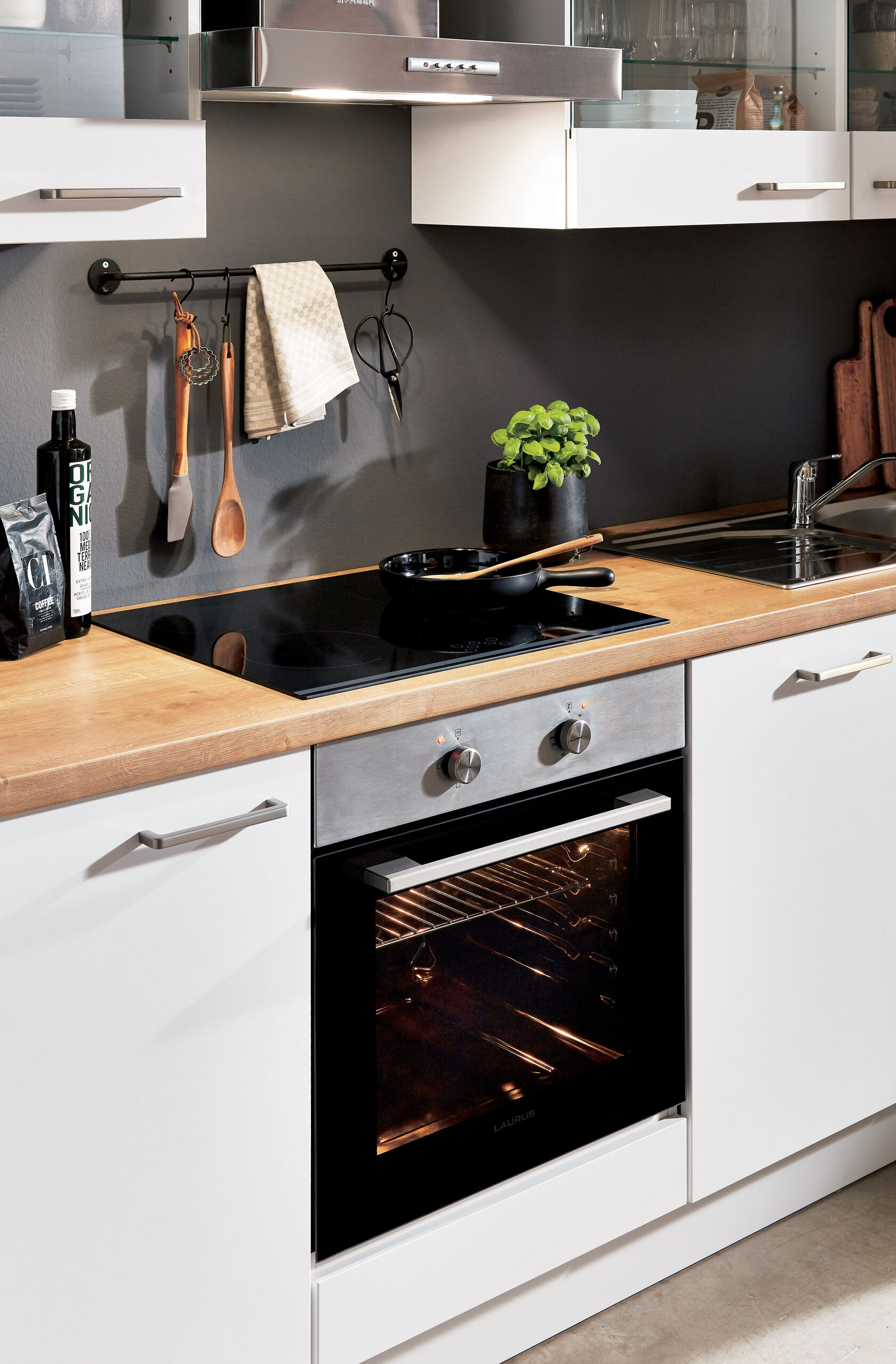 Spoedkeuken elements kitchen design 08 Oak Sierra left-hand orientation 2